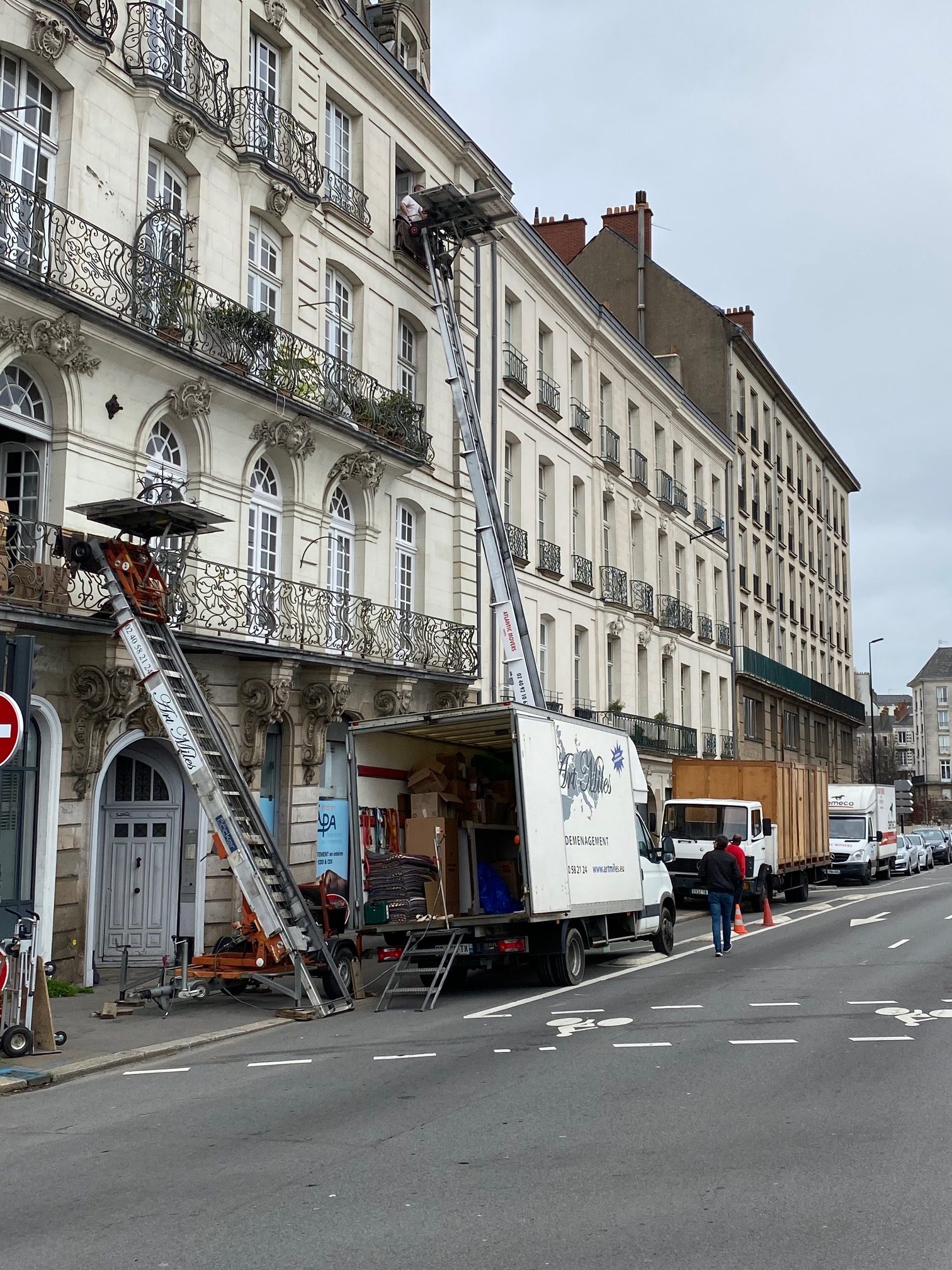 Monte-Meubles 1er étage Quai de la Fosse